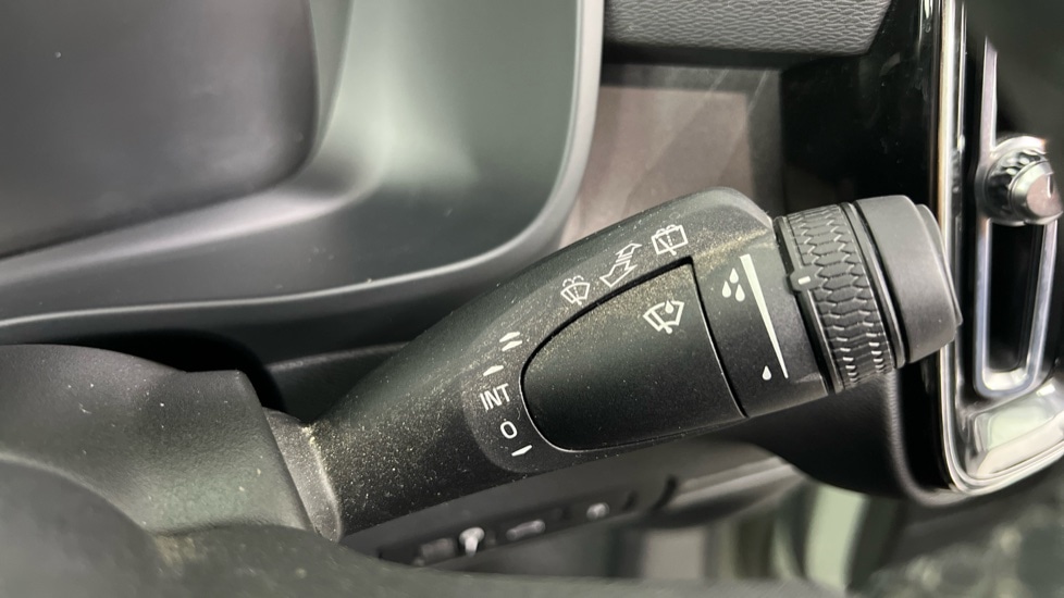 Used Volvo XC40 2023 for sale - 77988469: Photo 23