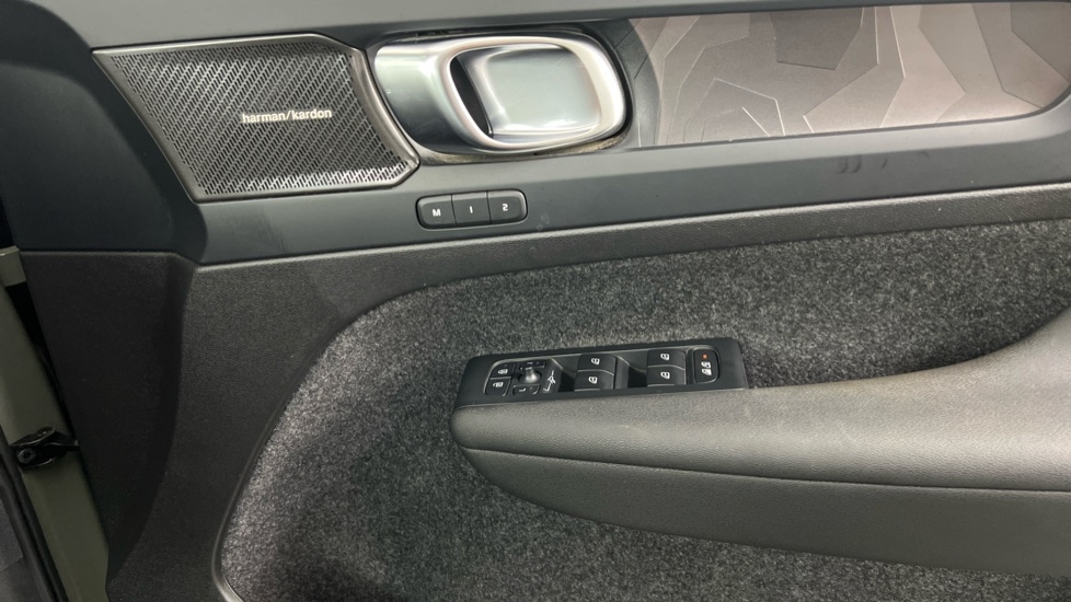 Used Volvo XC40 2023 for sale - 77988469: Photo 29