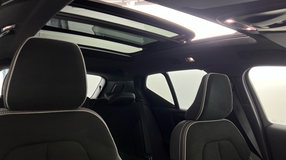 Used Volvo XC40 2023 for sale - 77988469: Photo 31