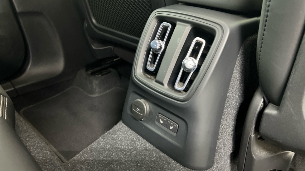 Used Volvo XC40 2023 for sale - 77988469: Photo 36