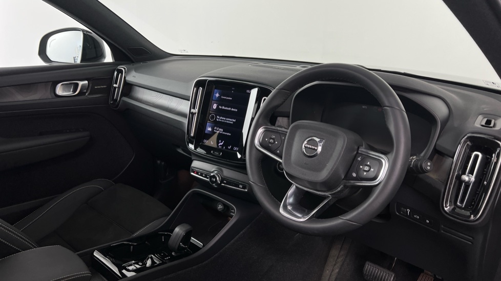 Used Volvo XC40 2023 for sale - 77988469: Photo 4