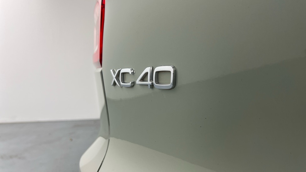 Used Volvo XC40 2023 for sale - 77988469: Photo 42
