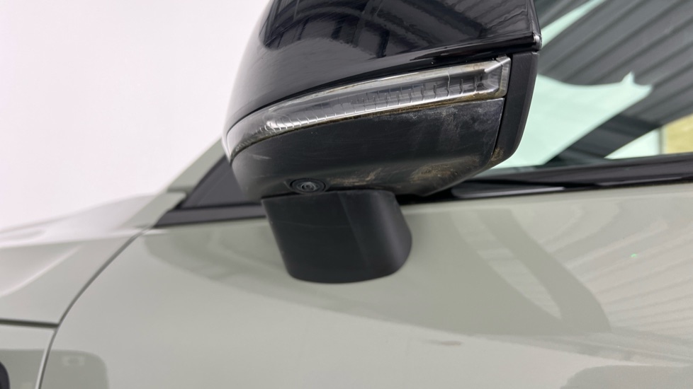 Used Volvo XC40 2023 for sale - 77988469: Photo 43