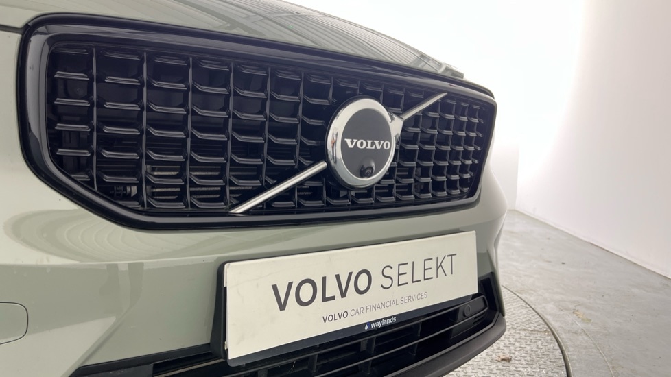 Used Volvo XC40 2023 for sale - 77988469: Photo 46