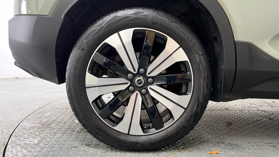 Used Volvo XC40 2023 for sale - 77988469: Photo 9