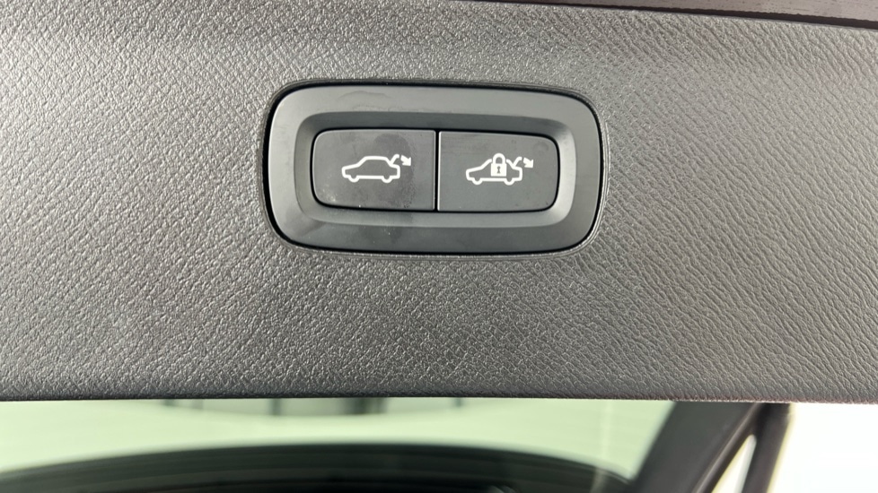 Used Volvo XC90 2025 for sale - 76937496: Photo 33