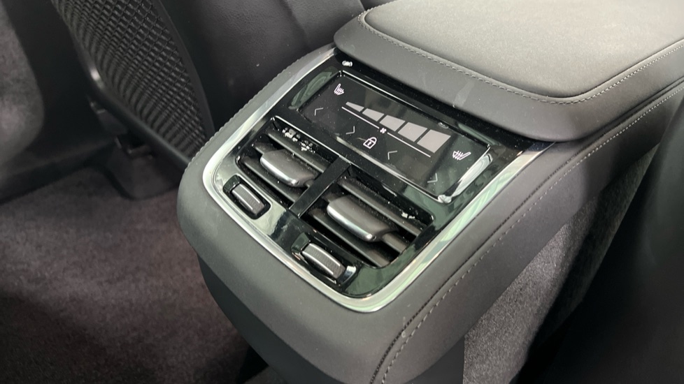 Used Volvo XC90 2025 for sale - 76937496: Photo 34