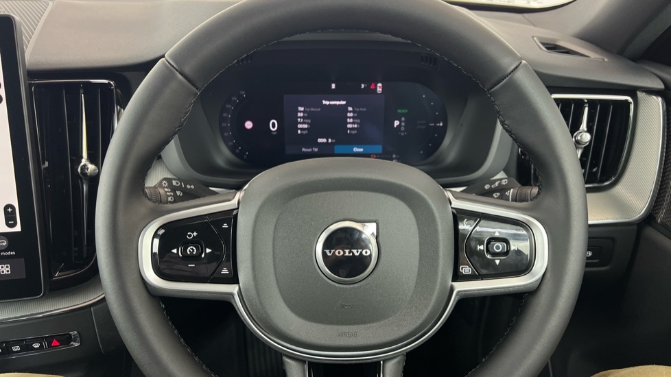 Used Volvo XC60 2025 for sale - 77261518: Photo 10