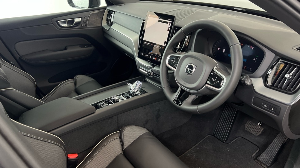 Used Volvo XC60 2025 for sale - 77261518: Photo 4
