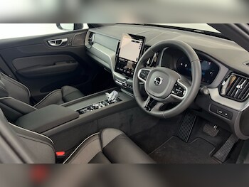 Used Volvo XC60 2025 for sale - 77261518: Photo