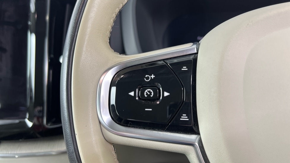 Used Volvo XC60 2023 for sale - 77178108: Photo 19