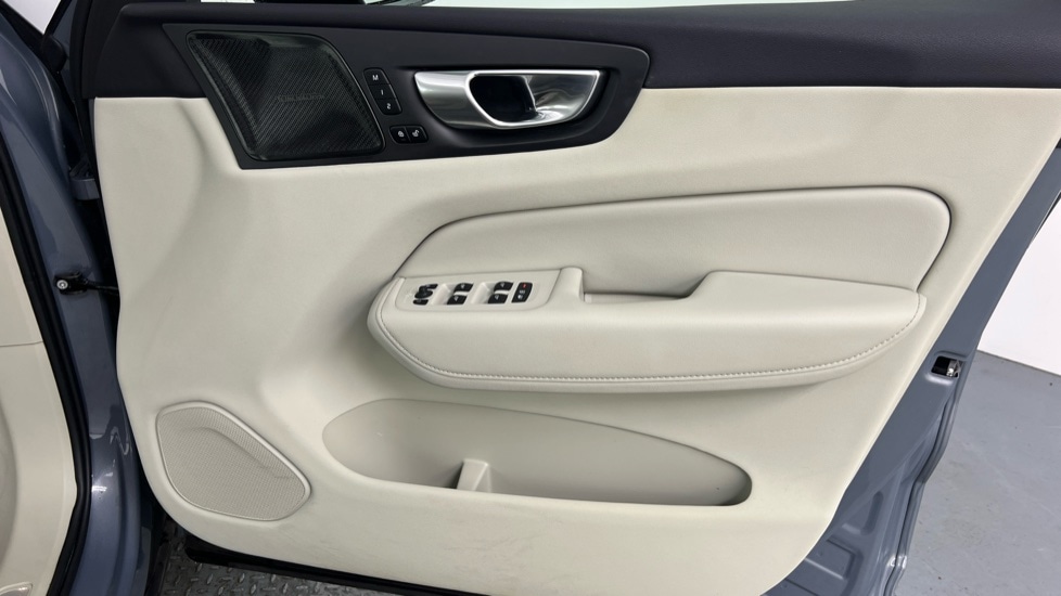 Used Volvo XC60 2023 for sale - 77178108: Photo 27