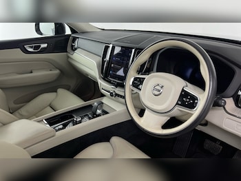 Used Volvo XC60 2023 for sale - 77178108: Photo