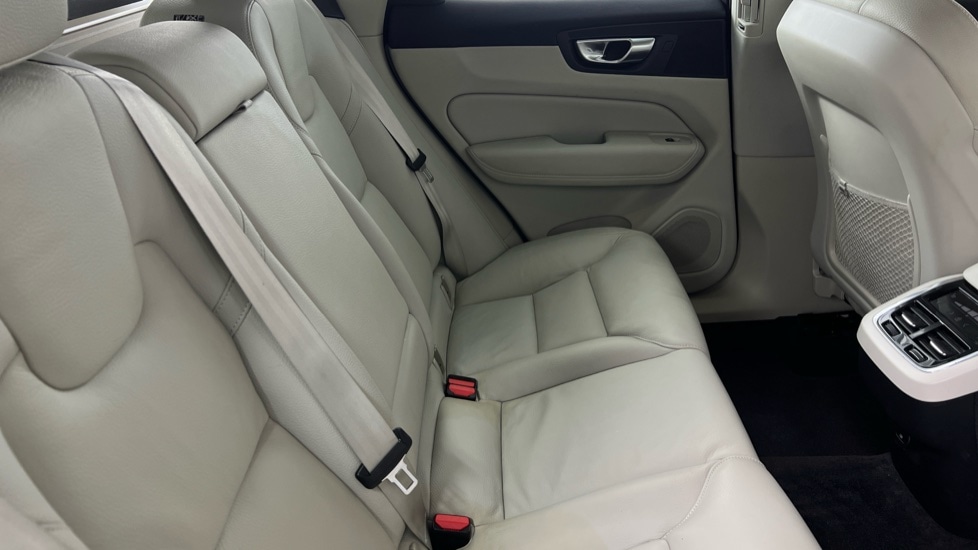 Used Volvo XC60 2023 for sale - 77178108: Photo 6