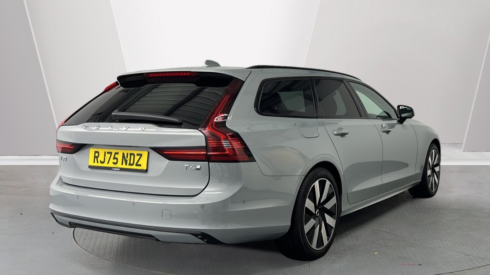 Used Volvo V90 2025 for sale - 76568089: Photo 2