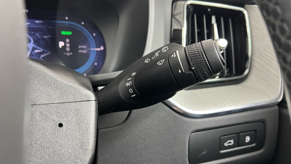 Used Volvo XC60 2025 for sale - 77210178: Photo 21