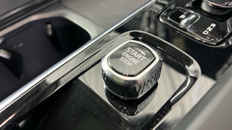 Used Volvo XC60 2025 for sale - 77210178: Photo 25