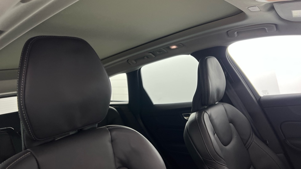 Used Volvo XC60 2025 for sale - 77210178: Photo 29