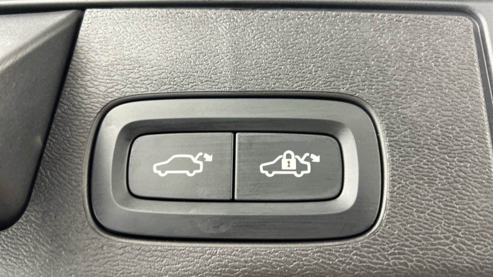 Used Volvo XC60 2025 for sale - 77210178: Photo 33