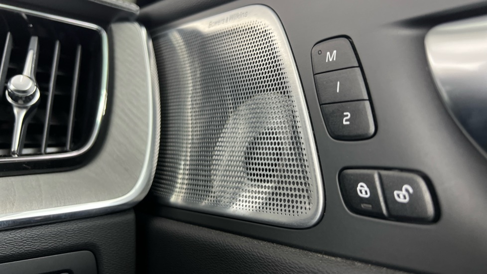 Used Volvo XC60 2025 for sale - 77210178: Photo 36