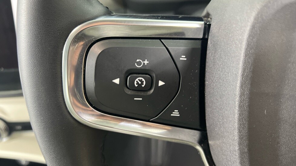 Used Volvo XC40 2022 for sale - 77911248: Photo 21