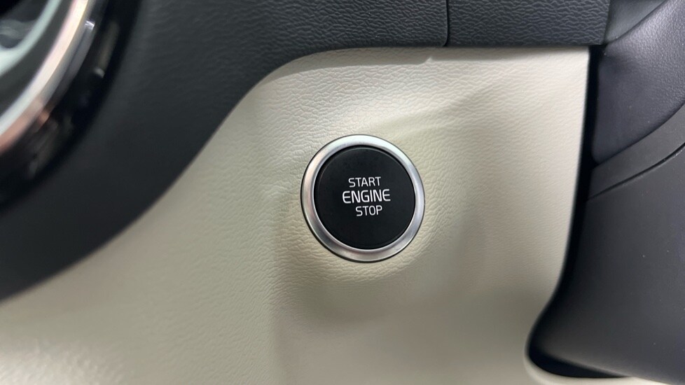 Used Volvo XC40 2022 for sale - 77911248: Photo 27