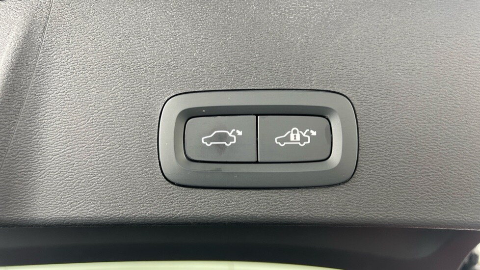 Used Volvo XC40 2022 for sale - 77911248: Photo 35