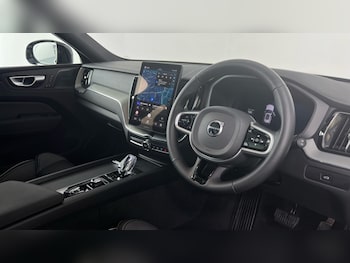 Used Volvo XC60 2025 for sale - 77762770: Photo