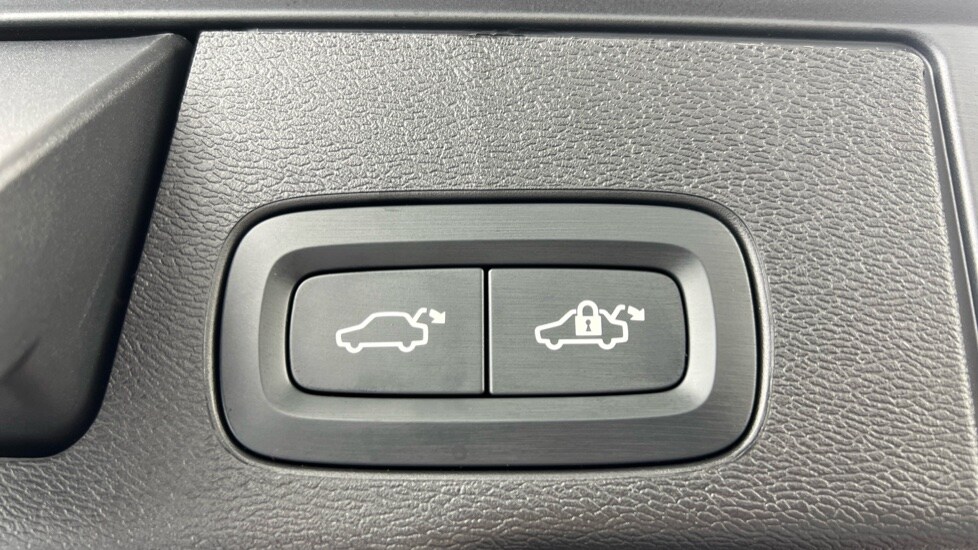 Used Volvo XC60 2025 for sale - 76623545: Photo 32