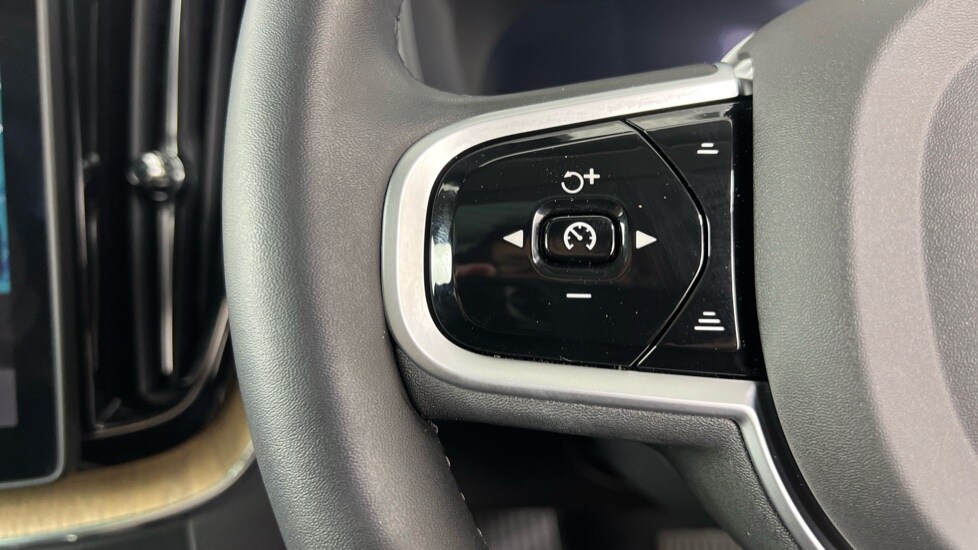 Used Volvo XC60 2025 for sale - 75565613: Photo 19