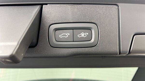 Used Volvo XC60 2025 for sale - 75565613: Photo 33