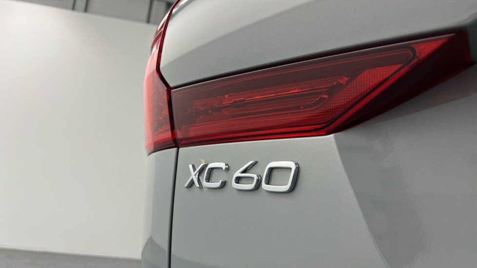 Used Volvo XC60 2025 for sale - 75565613: Photo 35