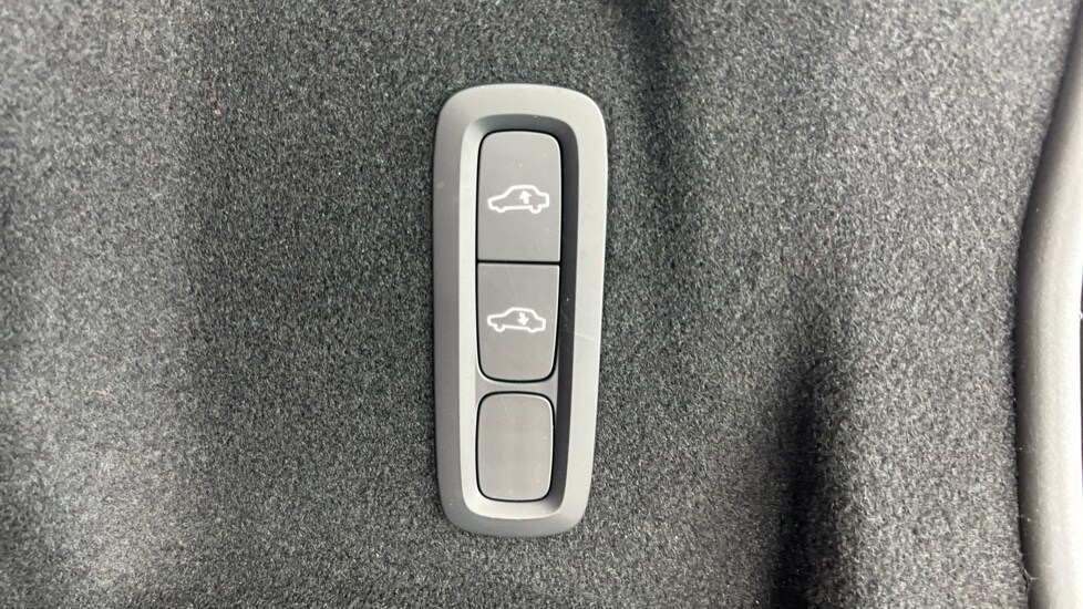 Used Volvo XC60 2025 for sale - 75565613: Photo 37