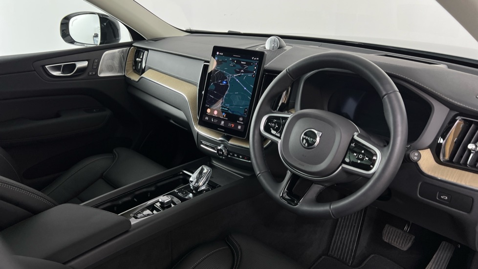 Used Volvo XC60 2025 for sale - 75565613: Photo 4