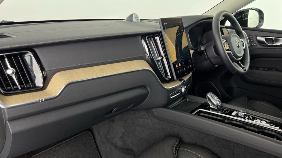 Used Volvo XC60 2025 for sale - 75565613: Photo 41