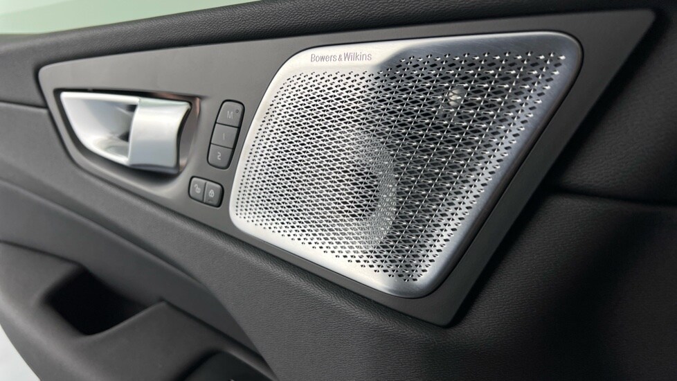 Used Volvo XC60 2025 for sale - 75565613: Photo 43