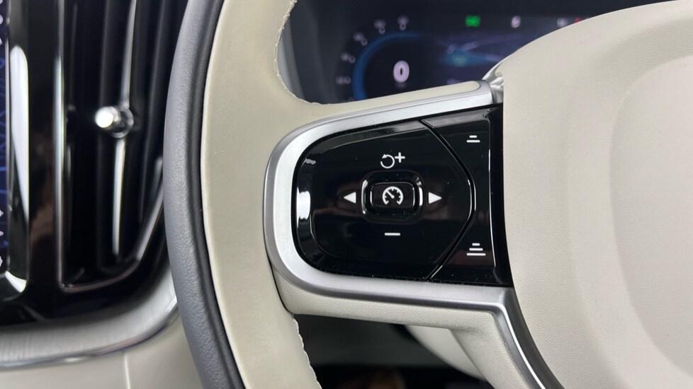 Used Volvo XC60 2025 for sale - 76344115: Photo 19