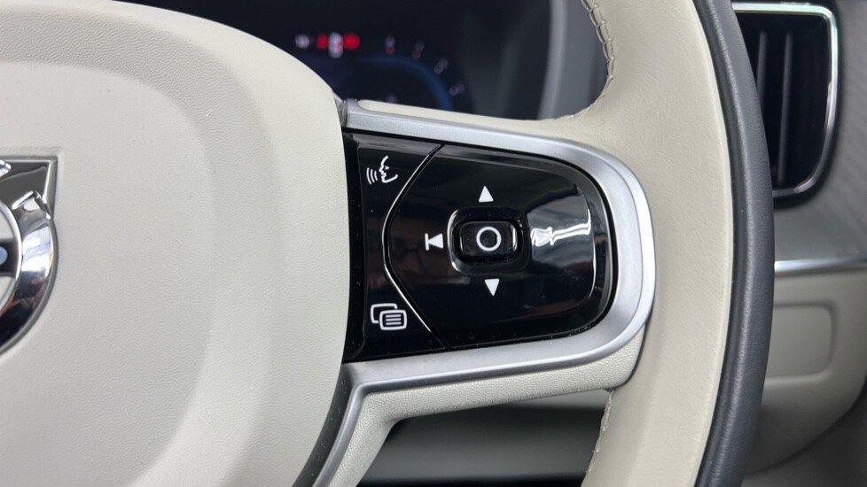 Used Volvo XC60 2025 for sale - 76344115: Photo 20