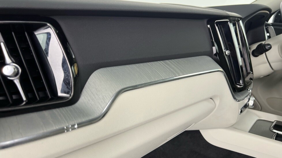 Used Volvo XC60 2025 for sale - 76344115: Photo 37