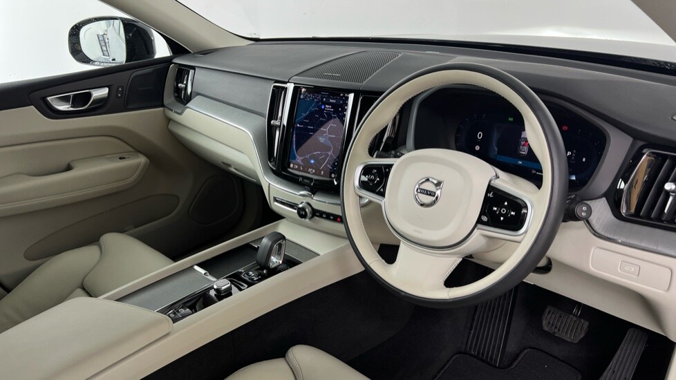 Used Volvo XC60 2025 for sale - 76344115: Photo 4