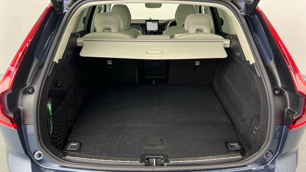 Used Volvo XC60 2025 for sale - 77634694: Photo 13