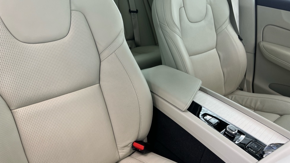 Used Volvo XC60 2025 for sale - 77634694: Photo 36