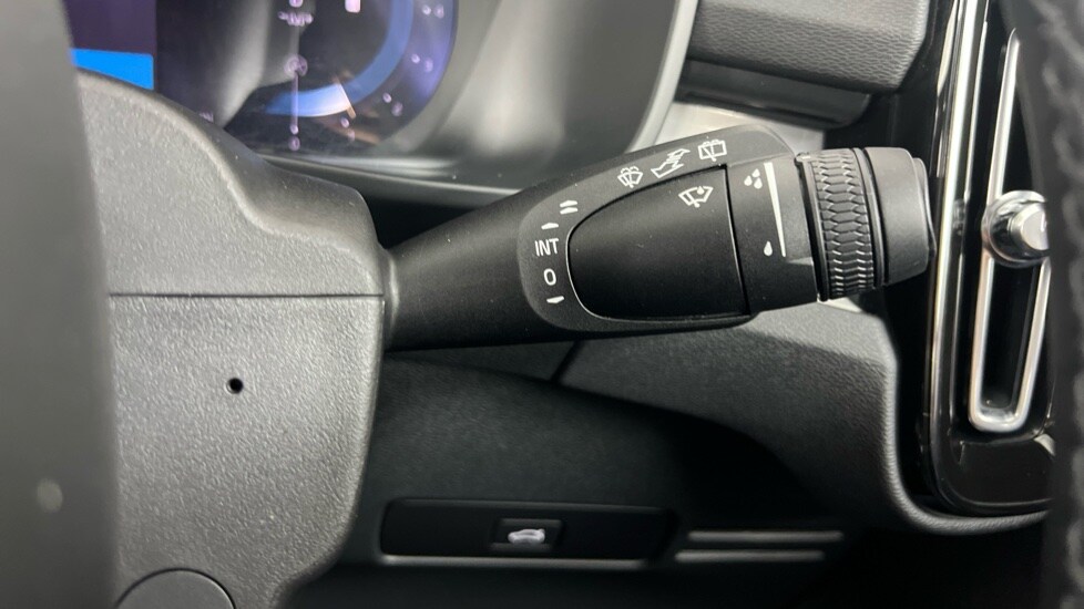 Used Volvo XC40 2024 for sale - 76272906: Photo 21