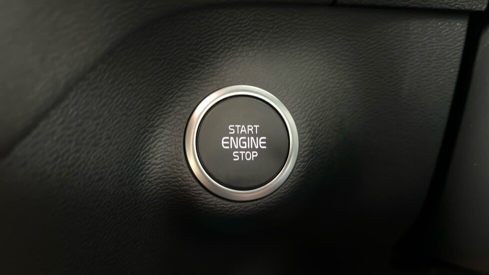 Used Volvo XC40 2024 for sale - 76272906: Photo 25