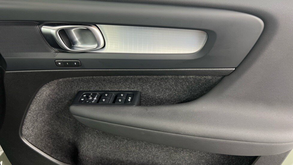 Used Volvo XC40 2024 for sale - 76272906: Photo 27