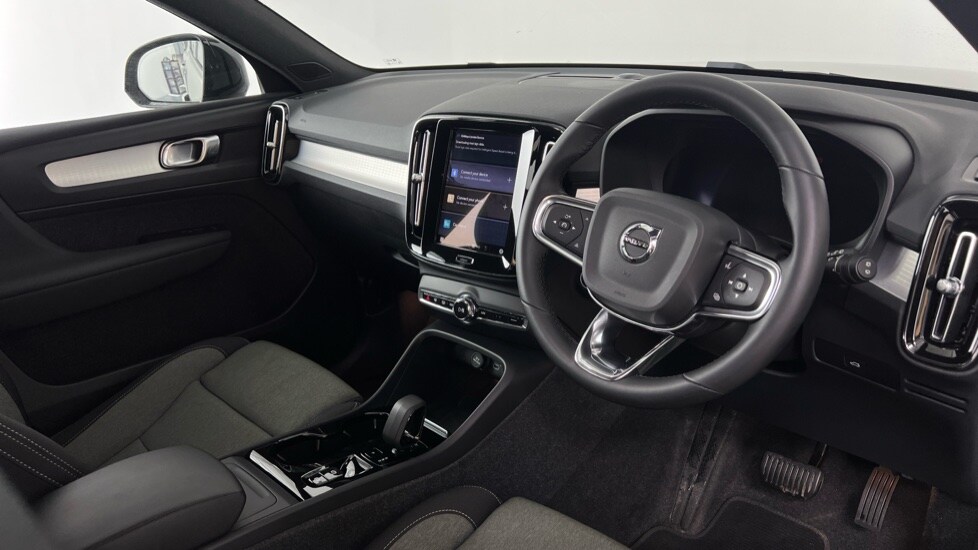 Used Volvo XC40 2024 for sale - 76272906: Photo 4