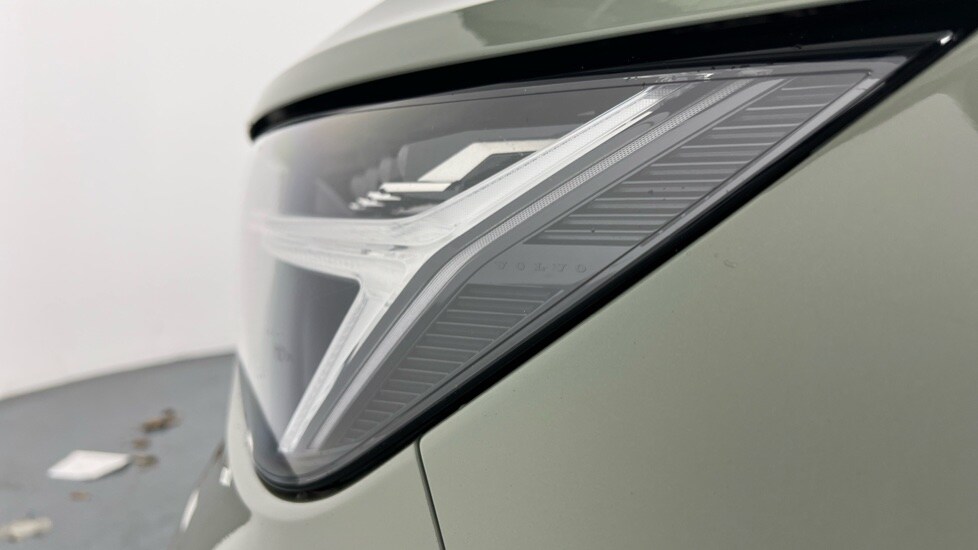 Used Volvo XC40 2024 for sale - 76272906: Photo 40