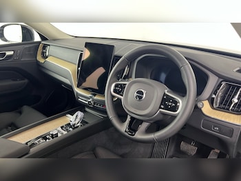 Used Volvo XC60 2025 for sale - 78377508: Photo