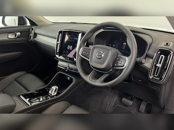 Used Volvo XC40 2025 for sale - 77877492: Photo
