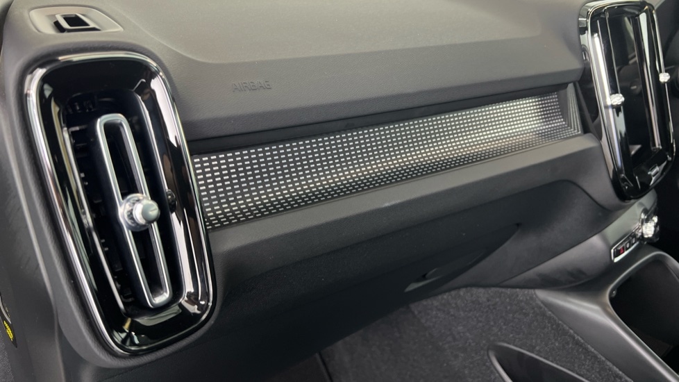 Used Volvo XC40 2022 for sale - 78059650: Photo 48